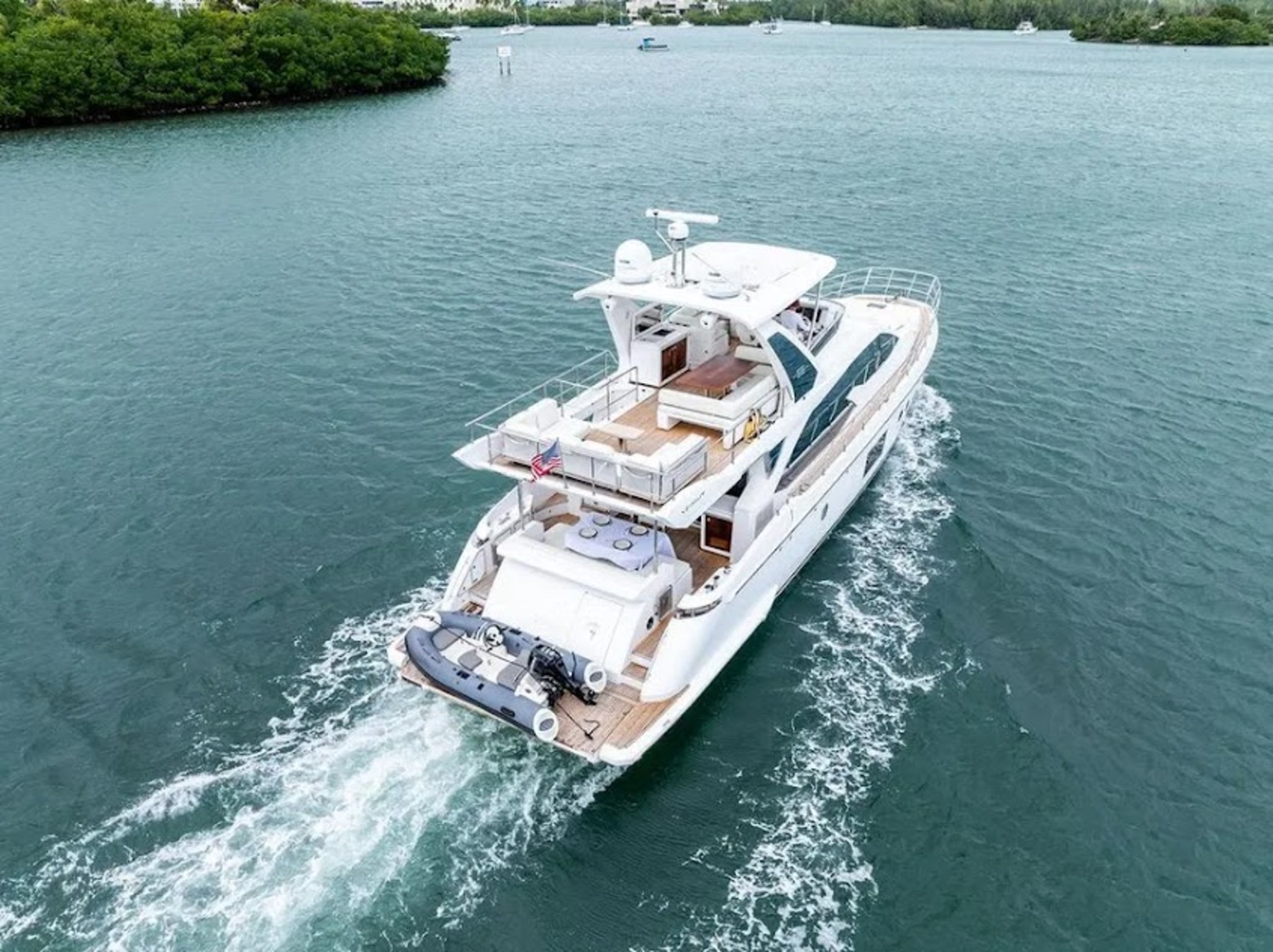 70’ Azimut Le Grand Bleu